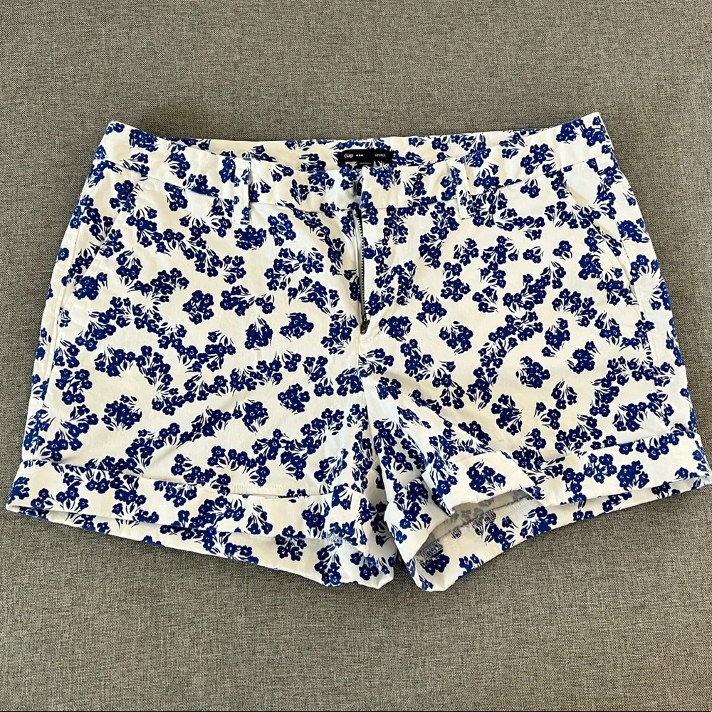 Woman’s GAP Floral summer shorts - Picture 1 of 5